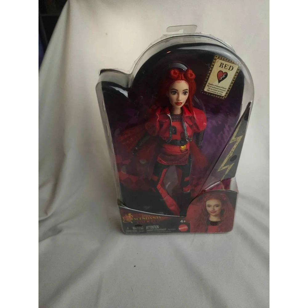 Disney Descendants The Rise of Red Doll Red Daughter of Queen of Hearts Mattel